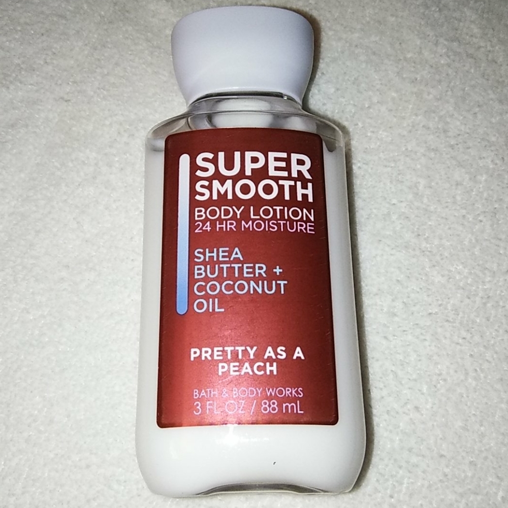 **FREE w/$15 purchase**Bath & Body Works Pretty 🍑 Peach Lotion